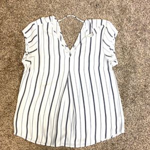 HALOGEN Sz. Lg, flowy black and white top